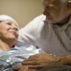 El cuidado paliativo es aquel que se realiza con la finalidad de traer bienestar al paciente grave o terminal.